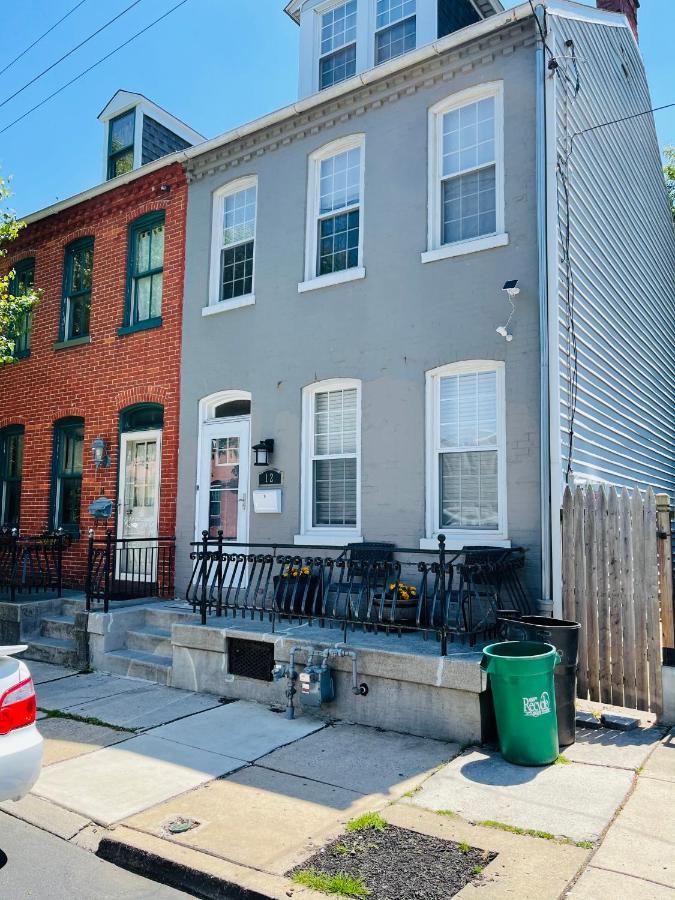 Industrial Brick Townhouse In Downtown Lancaster Villa Exterior foto